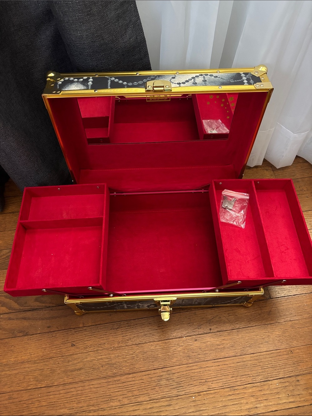 Kat Von D Signed Makeup Train Case - Picture 5 of 7